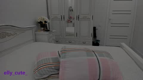 Elly Cute  online show from December 2024 03:47:02 AM