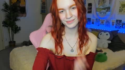 Snapshot of elly_milas chatting on December 2024 06:21:01 PM Elly     Fansly  online show from December 2024 06:21:01 PM