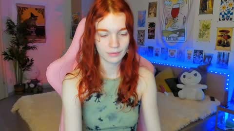 Snapshot of elly_milas chatting on January 2025 07:08:01 AM Elly     Fansly  online show from January 2025 07:08:01 AM