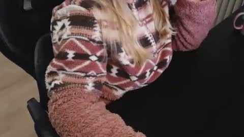 Elly online show from October 2025 07:41:01 PM