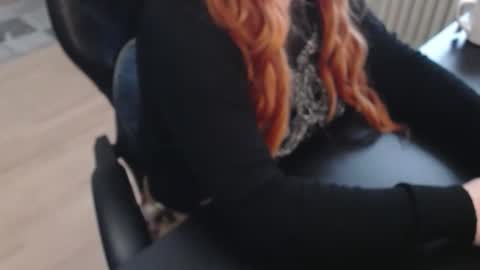 Elly online show from November 2025 02:38:01 PM