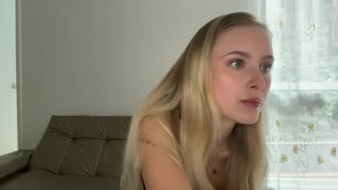 ellykeyofficial online show from August 2026 01:16:02 PM
