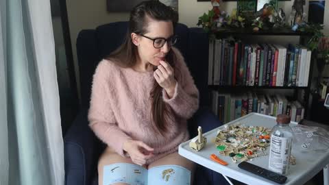 Elly Naomi online show from January 2025 04:17:02 PM