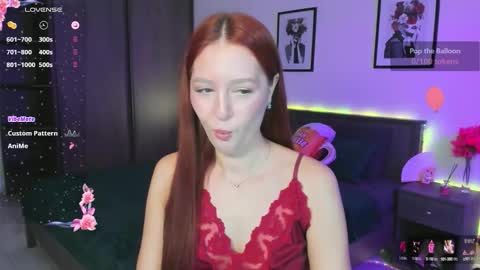 Snapshot of ellypeach chatting on October 2025 12:22:02 PM EllyPeach online show from October 2025 12:22:02 PM