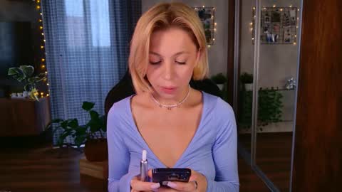 Elly online show from November 2025 05:20:01 AM