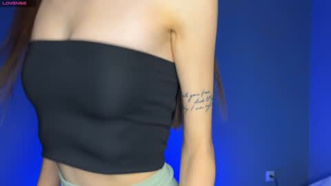 Snapshot of ellzabeth_ellison chatting on February 2025 08:18:02 AM Im online Fri Sun Mon Tue Thu Fri Sat3 from 1000 online show from February 2025 08:18:02 AM