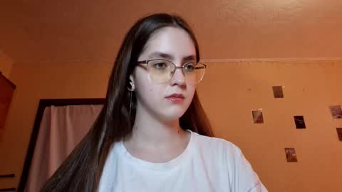 Snapshot of elmeraurora chatting on March 2026 12:18:01 PM Kate online show from March 2026 12:18:01 PM