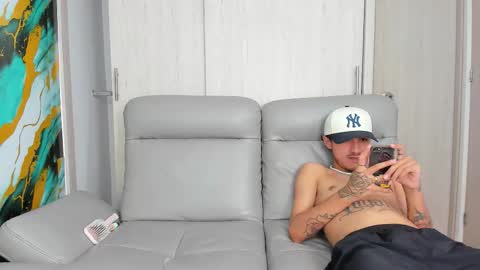 BLUE-MESSI-ARES online show from November 2025 07:03:02 PM