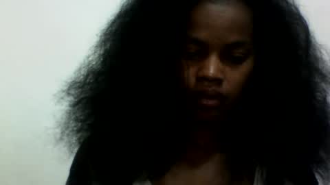 Snapshot of elodie228680 chatting on June 2026 05:17:01 AM elodie228680 online show from June 2026 05:17:01 AM