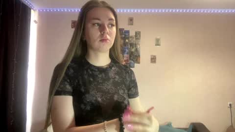 Snapshot of eloiscolins chatting on May 2026 03:36:02 AM eloiscolins online show from May 2026 03:36:02 AM
