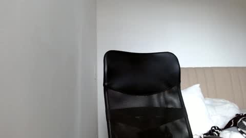 elosocazador online show from December 2024 03:01:01 PM