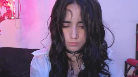 elowen_halley1 online show from December 2025 06:48:01 PM