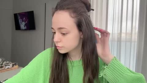 Snapshot of elowynx chatting on April 2026 10:15:01 AM Milana online show from April 2026 10:15:01 AM