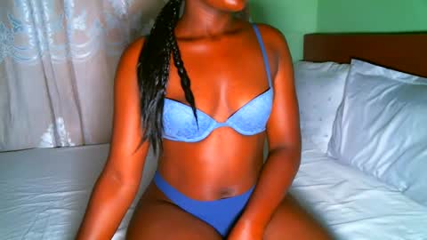 Snapshot of elphaba01 chatting on March 2025 07:32:02 AM Elphaba online show from March 2025 07:32:02 AM