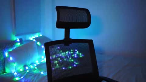 Elsa Thora online show from November 2025 08:33:02 PM