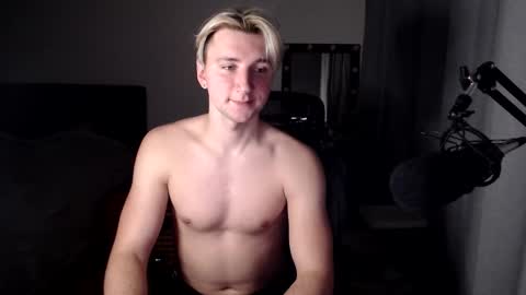 Snapshot of elvin_vaenight chatting on November 2025 06:21:01 PM Elvin Vaenight online show from November 2025 06:21:01 PM