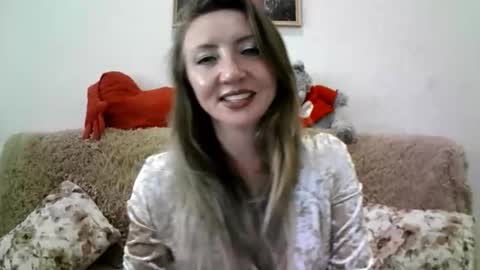 Snapshot of elvinasweet chatting on October 2025 05:37:01 AM ElvinaSweet online show from October 2025 05:37:01 AM