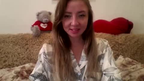 Snapshot of elvinasweet chatting on October 2025 07:28:02 AM ElvinaSweet online show from October 2025 07:28:02 AM