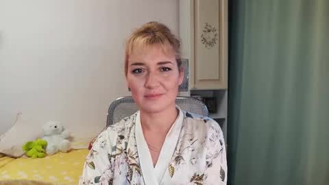 Snapshot of elviraforyou chatting on December 2024 11:23:02 AM Elvira online show from December 2024 11:23:02 AM