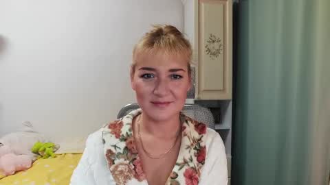 Snapshot of elviraforyou chatting on December 2024 06:26:01 AM Elvira online show from December 2024 06:26:01 AM