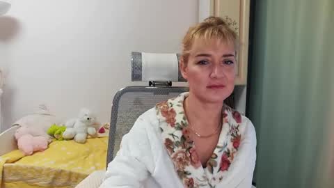 Snapshot of elviraforyou chatting on December 2024 09:33:01 AM Elvira online show from December 2024 09:33:01 AM