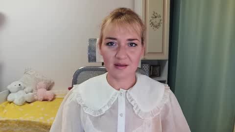 Snapshot of elviraforyou chatting on December 2024 11:33:01 AM Elvira online show from December 2024 11:33:01 AM