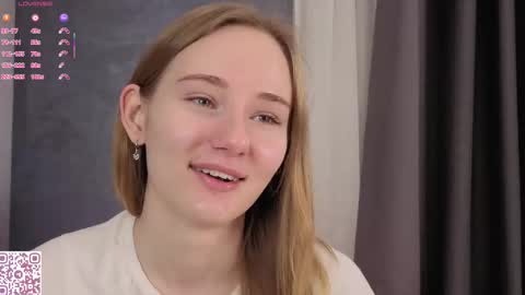 Snapshot of elvyrose chatting on November 2025 02:44:01 AM Alex online show from November 2025 02:44:01 AM