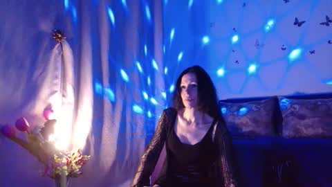 Elisa online show from March 2026 07:00:02 PM