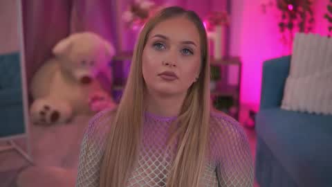 Elyssa online show from February 2026 07:43:01 PM