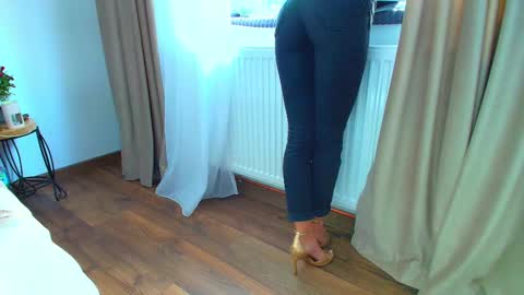 Ely online show from February 2025 01:10:02 PM