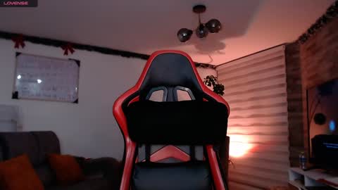 ema_ploxx online show from January 2025 02:41:01 AM