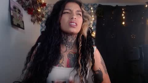 ema_ploxx online show from September 2025 03:29:01 AM