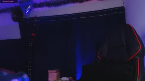 ema_ploxx online show from March 2026 03:18:02 AM