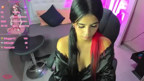 Snapshot of emalinda__hills chatting on February 2025 05:58:01 PM EMA online show from February 2025 05:58:01 PM