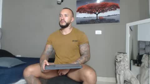 Snapshot of emanuelspencer chatting on June 2026 01:59:02 AM emanuelspencer online show from June 2026 01:59:02 AM
