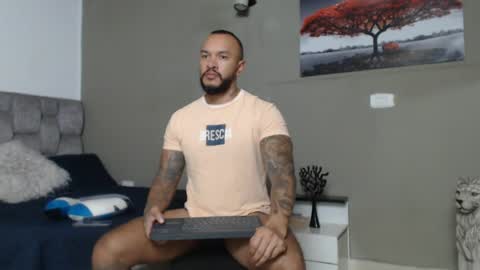 Snapshot of emanuelspencer chatting on June 2026 05:32:01 PM emanuelspencer online show from June 2026 05:32:01 PM