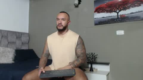 Snapshot of emanuelspencer chatting on June 2026 10:04:01 PM emanuelspencer online show from June 2026 10:04:01 PM