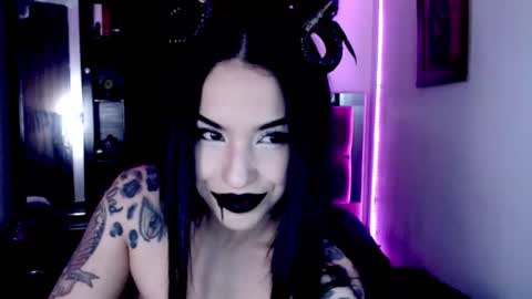 Snapshot of emearld_black chatting on June 2026 05:16:02 AM Emerald Black online show from June 2026 05:16:02 AM