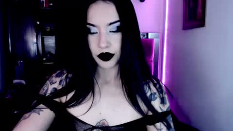 Snapshot of emearld_black chatting on June 2026 03:42:02 AM Emerald Black online show from June 2026 03:42:02 AM