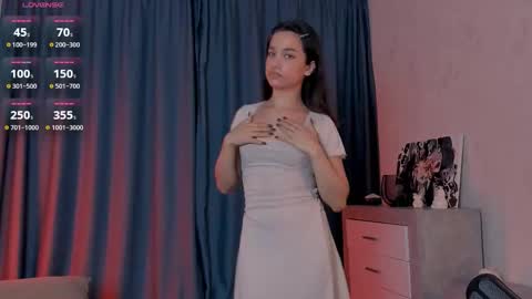 Snapshot of emeliareaper chatting on October 2025 08:19:02 PM Emelia online show from October 2025 08:19:02 PM