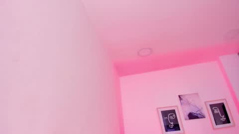 emelie_89 online show from February 2025 02:58:01 PM