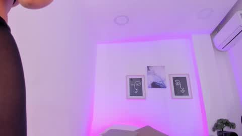 emelie_89 online show from February 2025 12:03:02 PM