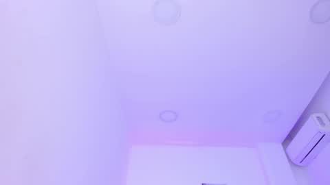 emelie_89 online show from March 2025 03:20:01 PM