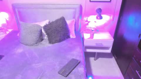 Snapshot of emelie_ch_ chatting on January 2025 02:03:02 AM Emily  online show from January 2025 02:03:02 AM