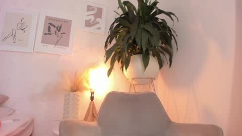 Emely online show from March 2025 03:18:01 PM