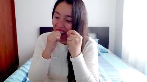 emely_sexx online show from October 2025 06:31:01 PM