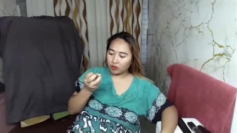 Emely online show from December 2025 08:00:02 AM