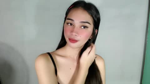 Snapshot of emelyn_fuckdoll chatting on August 2026 03:23:02 AM Scarlett online show from August 2026 03:23:02 AM