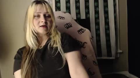 emeraldstrawberri online show from January 2026 07:55:01 AM