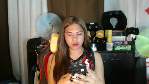 Snapshot of emere_kai_24xxx chatting on November 2025 02:50:01 PM Chelle dont forget to folloe me and thumps up online show from November 2025 02:50:01 PM